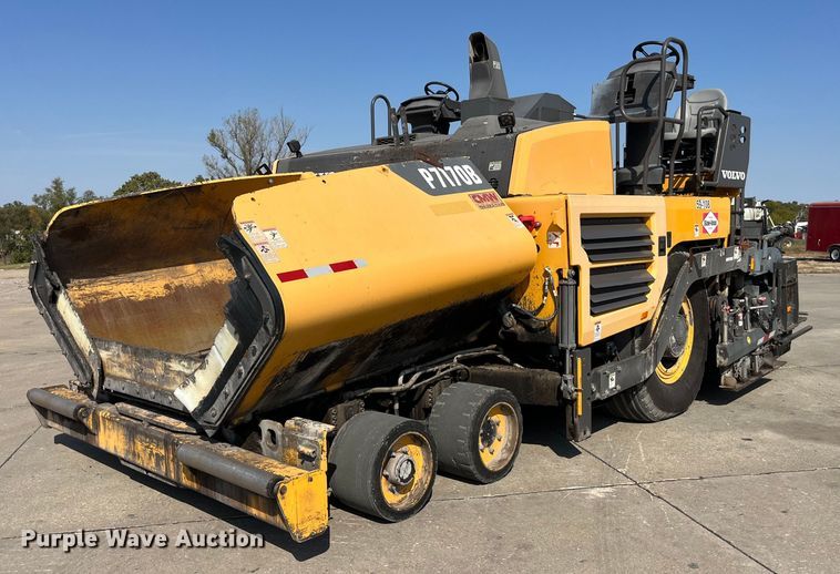 2018 Volvo P7170B paver - EH2847