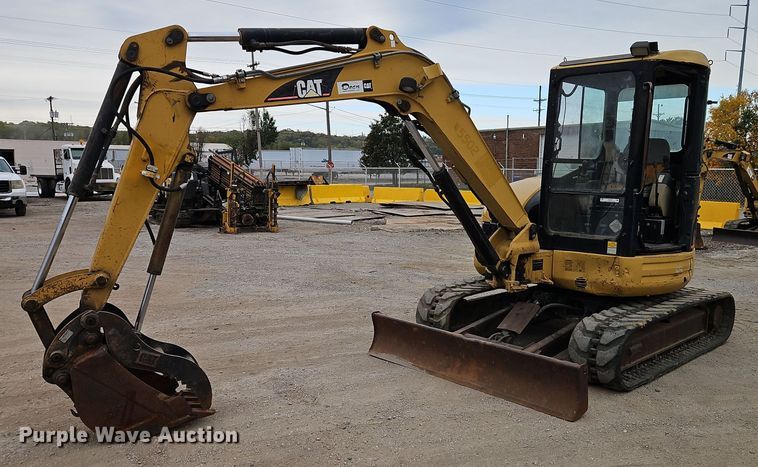 2005 Caterpillar  304 CR mini excavator - EI8436