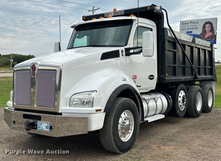 2016 Kenworth  T880 dump truck - EJ4933