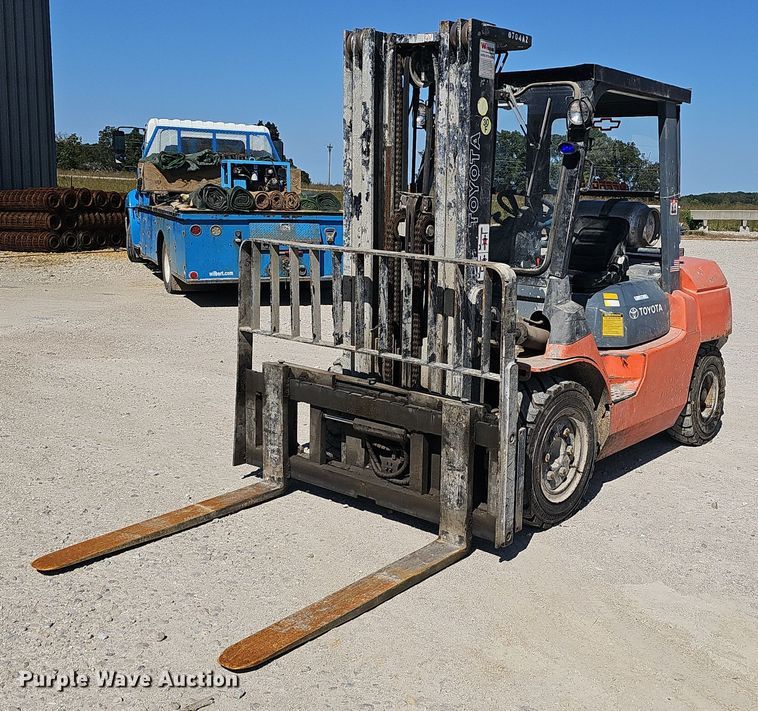 2001 Toyota  7FGU35 forklift - EK0837