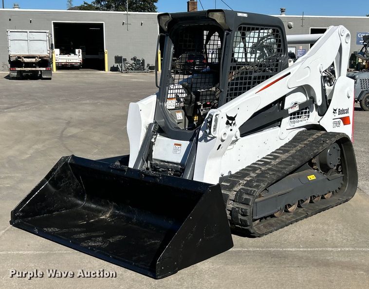 2017 Bobcat  T740 tracked skid steer loader - EK3502