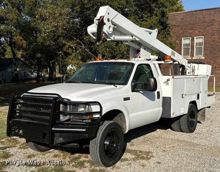 2004 Ford F550 Super Duty XL bucket truck - ND9256