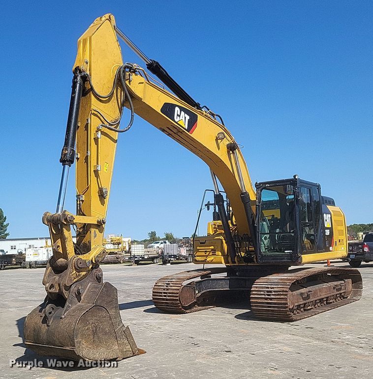 2019 Caterpillar  326F L excavator - NX9142