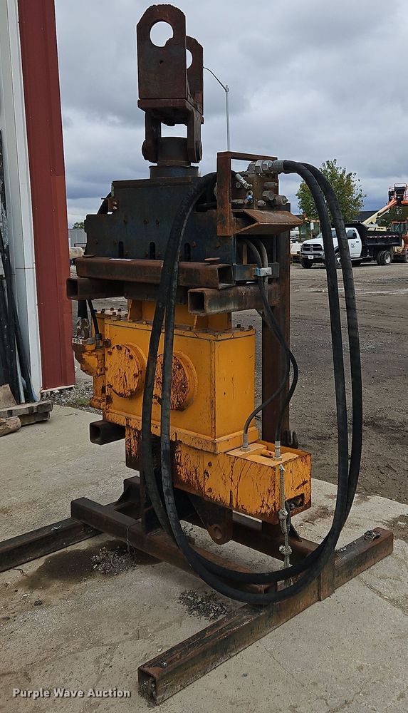OEC pile driver / extractor  - OJ9874