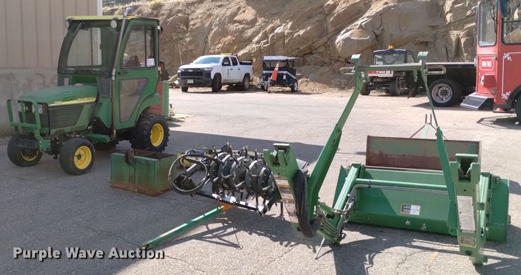 2004 John Deere 2210 MFWD tractor - DQ6193