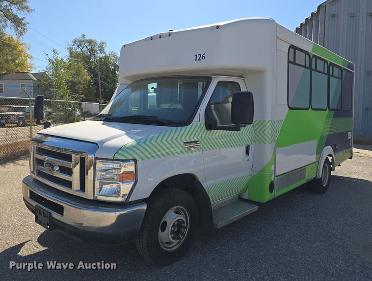 2017 Goshen Impulse Ford 220 shuttle bus - DW3805