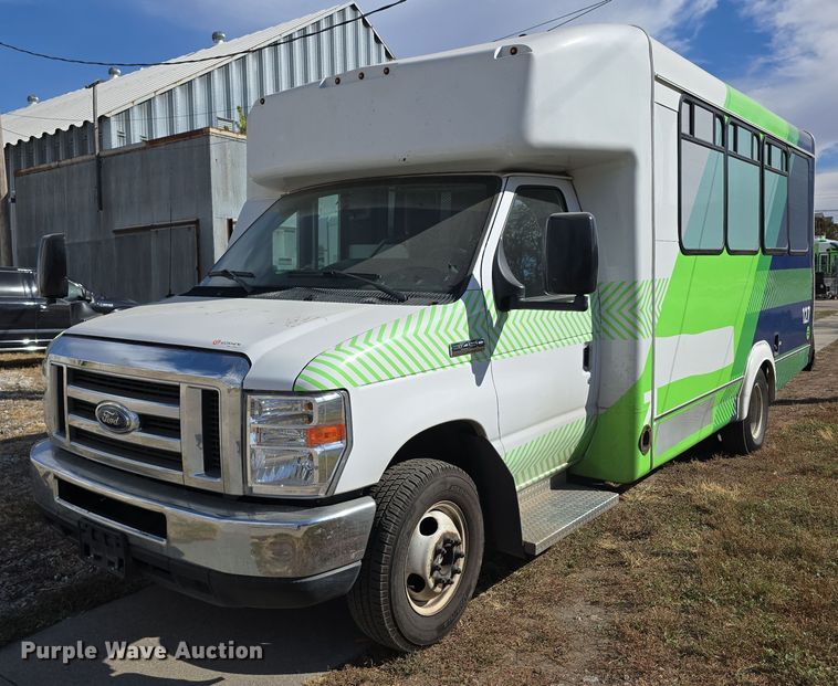 2017 Goshen Impulse Ford 220 shuttle bus - DW3809