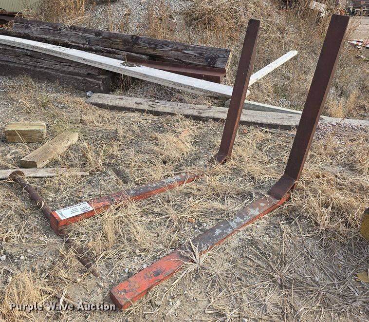 43" L wheel loader forks - DW3871