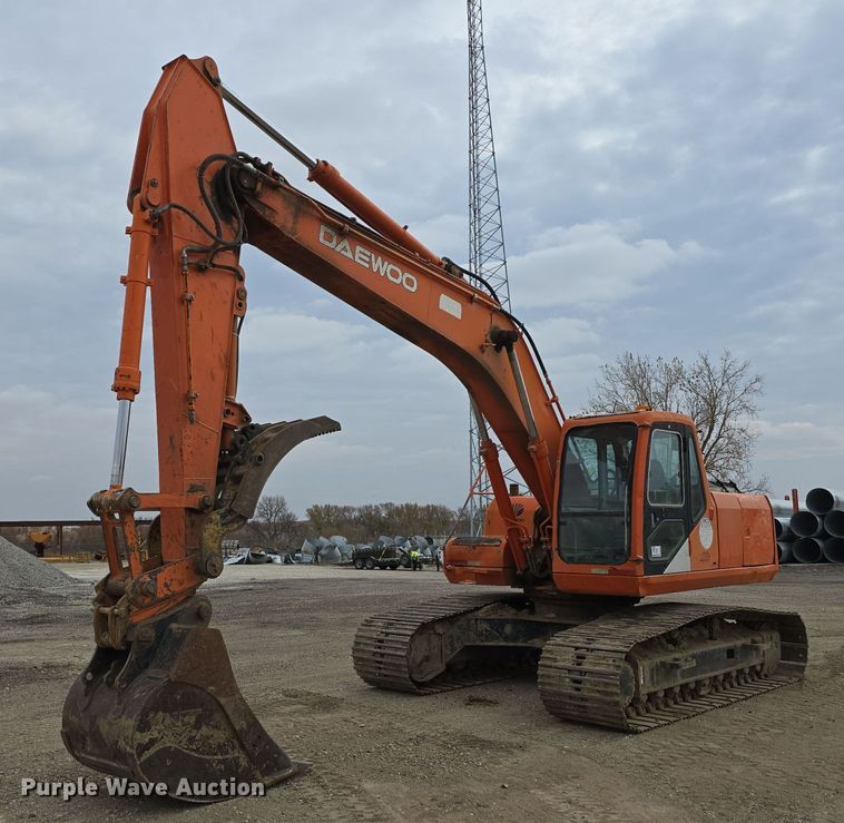 2002 Daewoo Solar 220LC-V excavator - DW3888