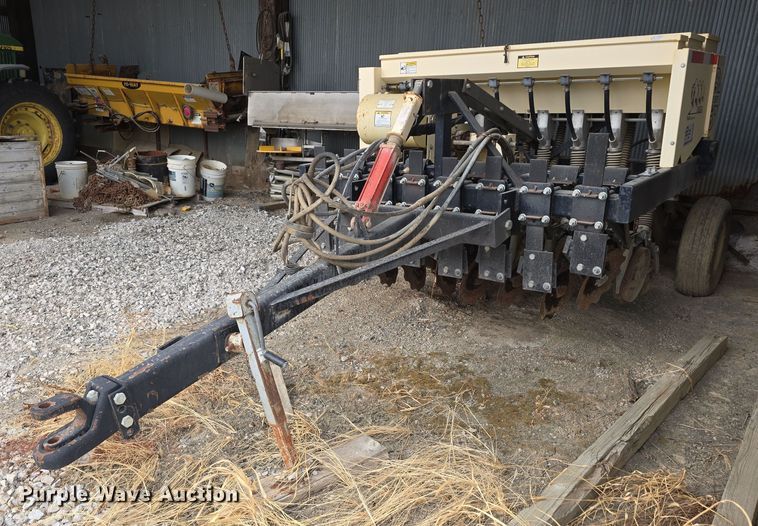Truax Company FLXII-88RD grain drill - DW3889