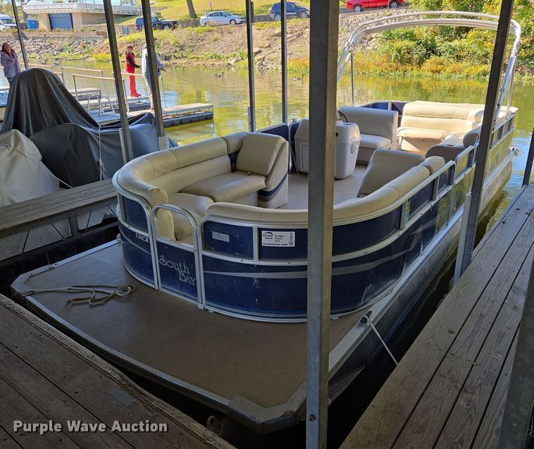 2011 South Bay  Clipper pontoon boat - EE8616