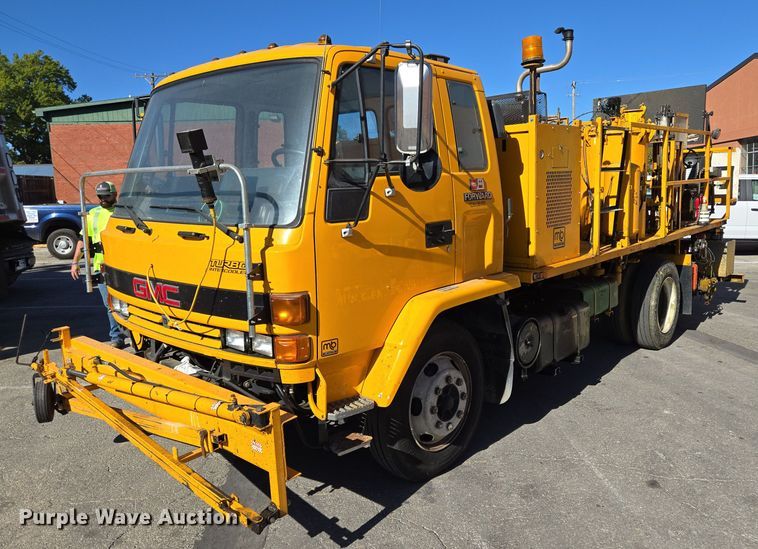 1995 GMC Forward W6 flatbed truck - EE8639
