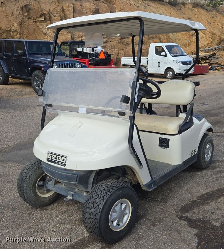 2015 E-Z-GO TXT 48 golf cart - EG9907