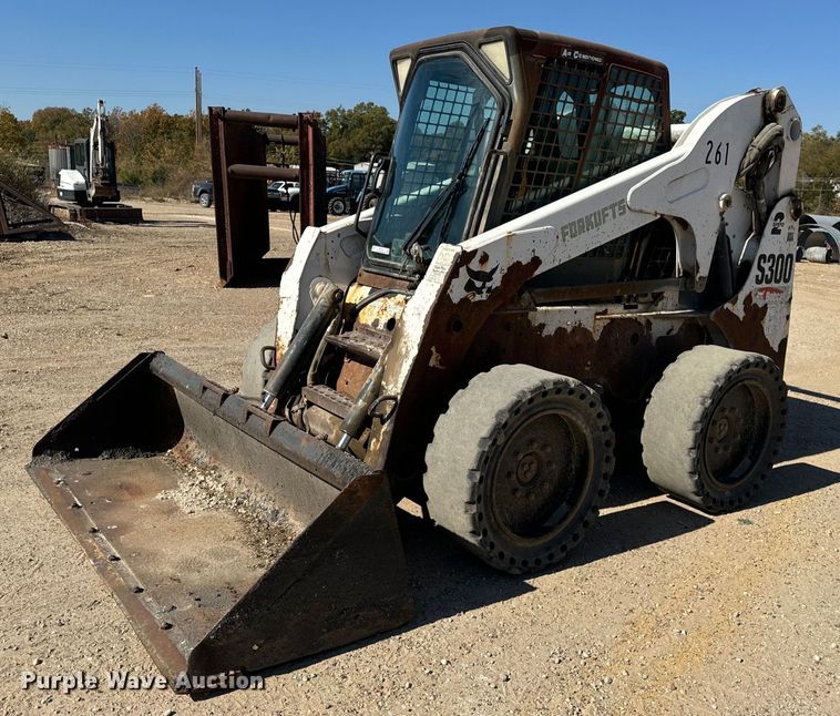 2008 Bobcat S300 skid steer loader - EH7125