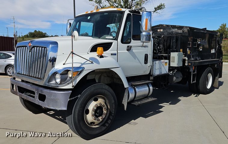 2012 International WorkStar 7400 pothole patcher truck - EI8432