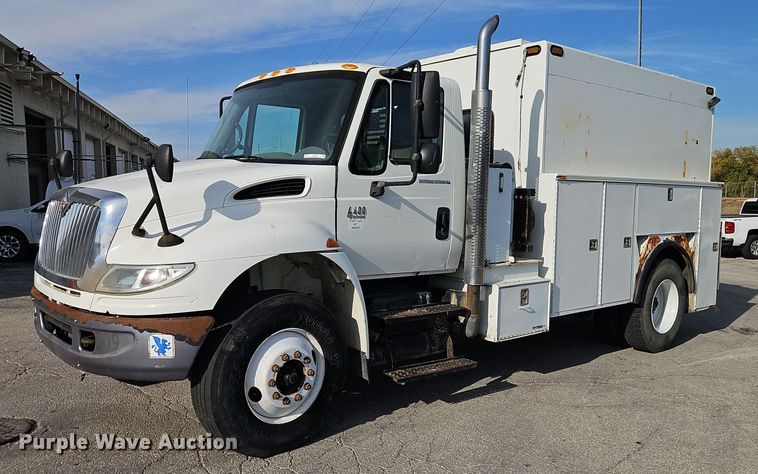 2005 International  4400 utility / service truck - EI8459