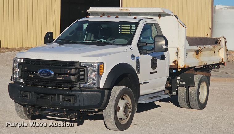 2017 Ford F550 dump truck - EK0927