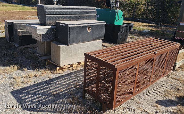 (7) toolboxes  - EK0933