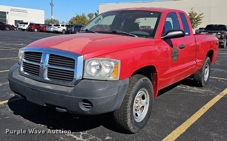 2006 Dodge  Dakota  Club Cab pickup truck - EK0958