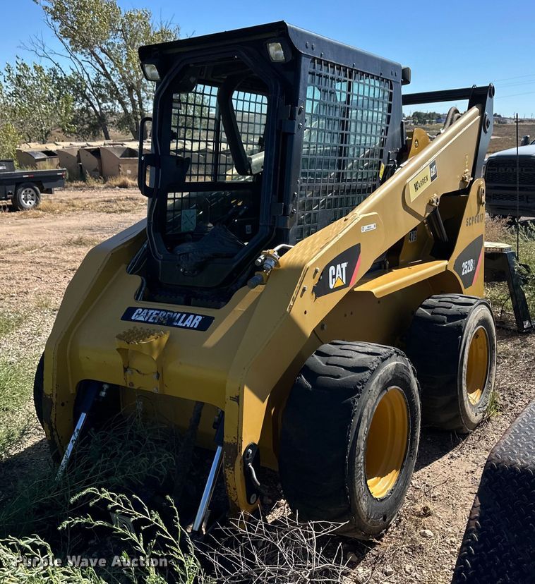 2010 Caterpillar 252 B2 skid steer loader - ER8103
