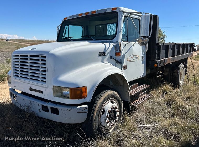 1997 International 4700 dump truck - ER8106