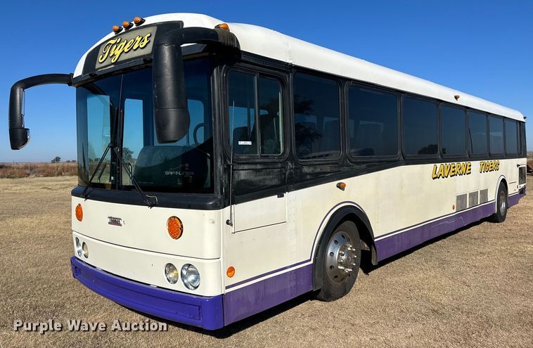 2002 Thomas Built Saf-T-Liner coach bus - ER8118