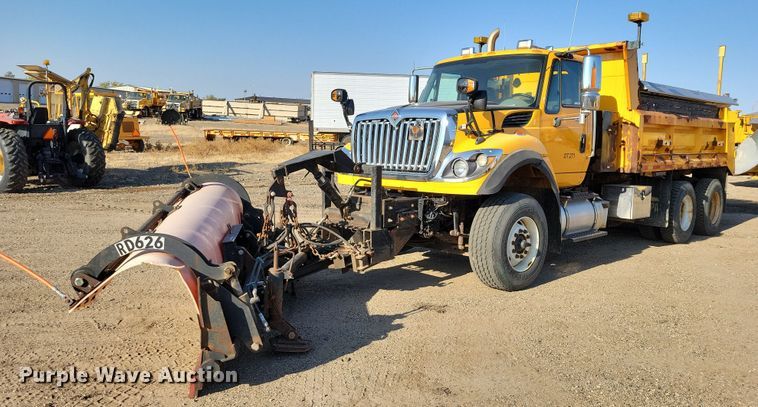 2010 International WorkStar 7600 dump truck - JH9940