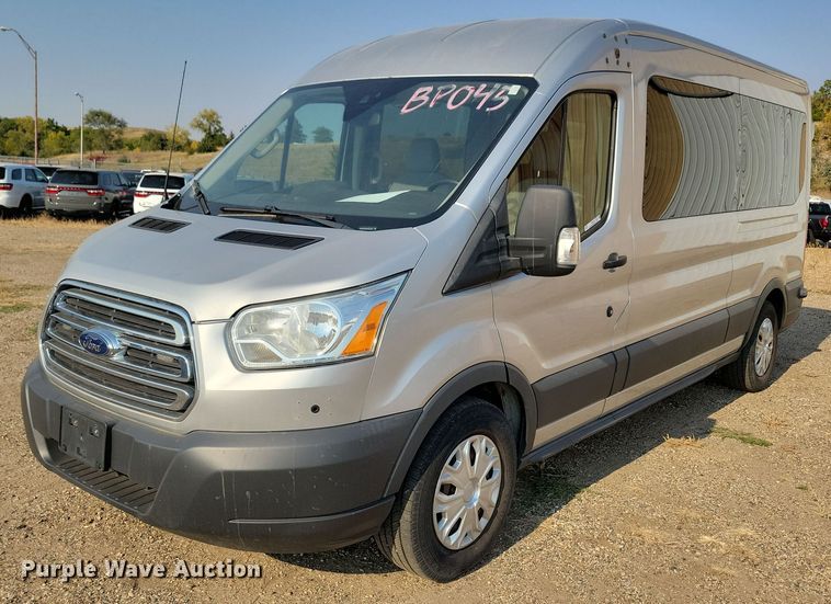 2016 Ford Transit 350 XLT van - JH9951