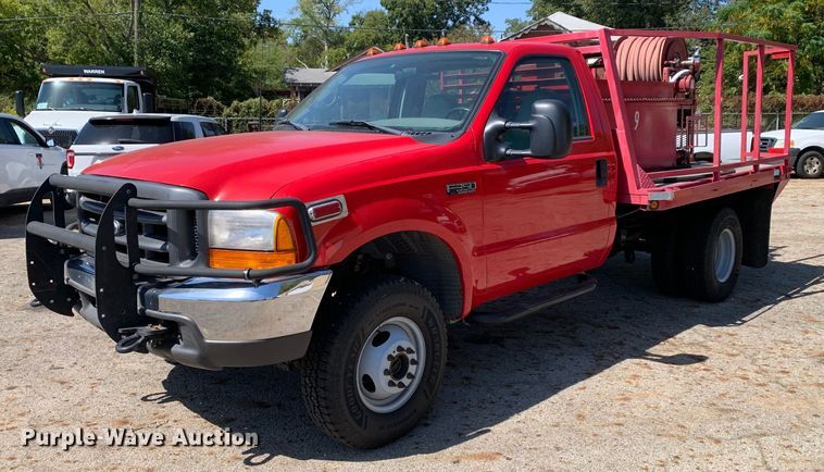 2000 Ford F350 Super Duty XL brush fire truck - JT9710