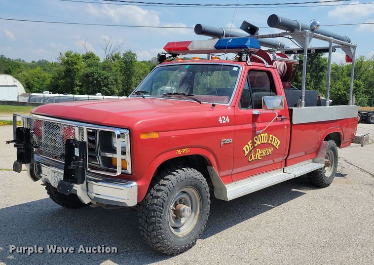 1982 Ford F350 brush fire truck - KA9977