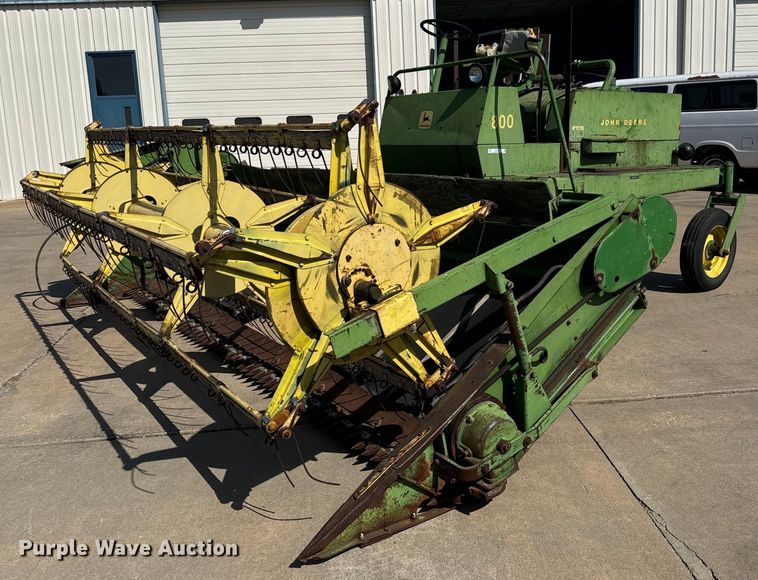 John Deere  800 swather / windrower - MS9820