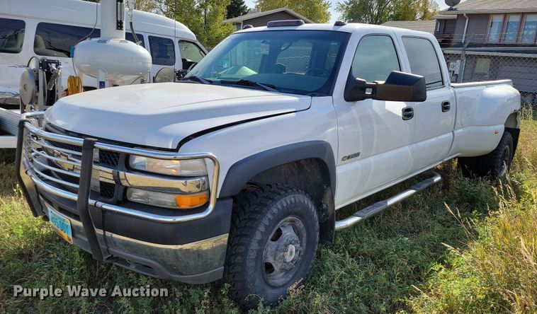 2001 Chevrolet  Silverado 3500 LS Crew Cab pickup truck - OH9270
