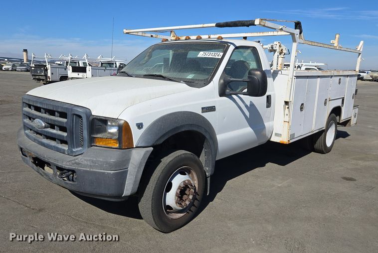 2006 Ford F450 utility / service truck - YA0088