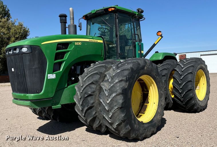 2011 John Deere 9330 4WD tractor - DH8630