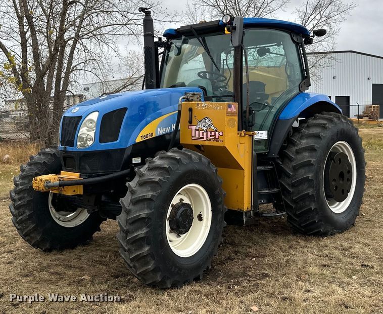 2011 New Holland  T6030  MFWD tractor - DN0849