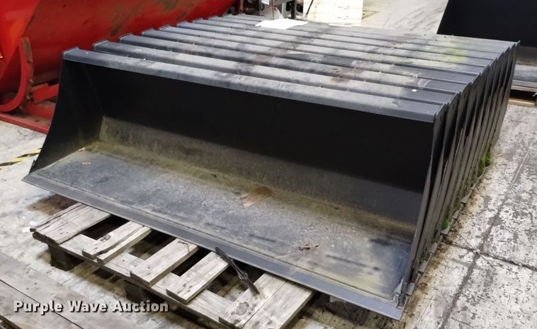 (11) Alo AB C2 loader buckets - EG9940