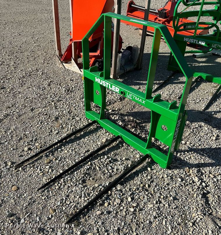Hustler  LE110 SS 3T skid steer bale spear - EJ5031