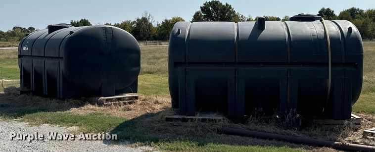 (2) poly tanks - JE9371
