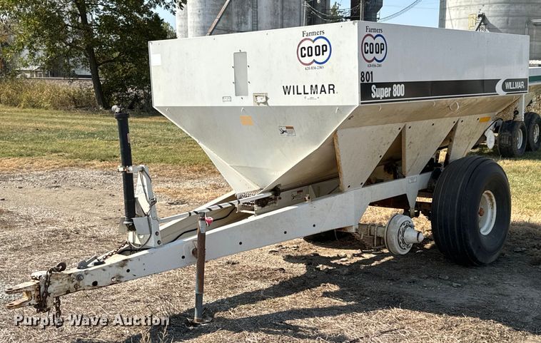 Willmar Super 800 spreader - JE9373