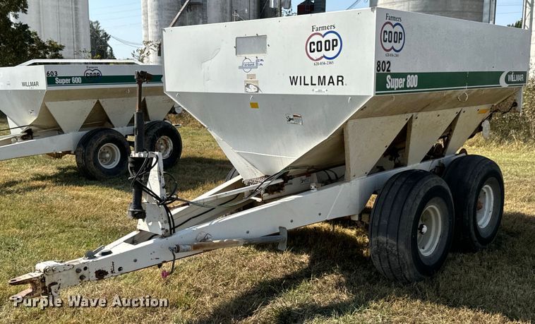 Willmar Super 800 spreader - JE9374
