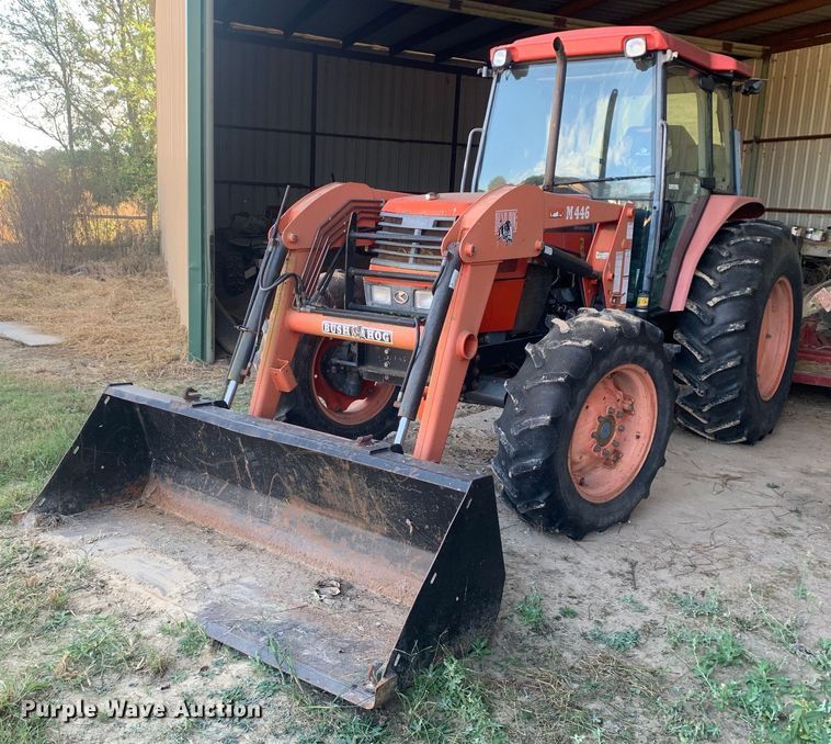 Kubota  M9000 MFWD tractor - JT9675
