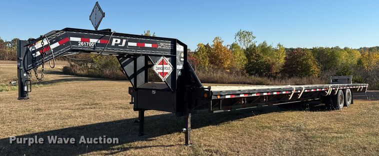 2017 PJ Trailers FD402 flatbed trailer - DO7586