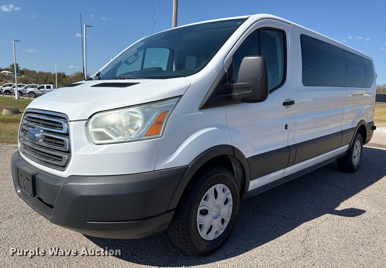 2015 Ford Transit 350 XLT van - DO7597