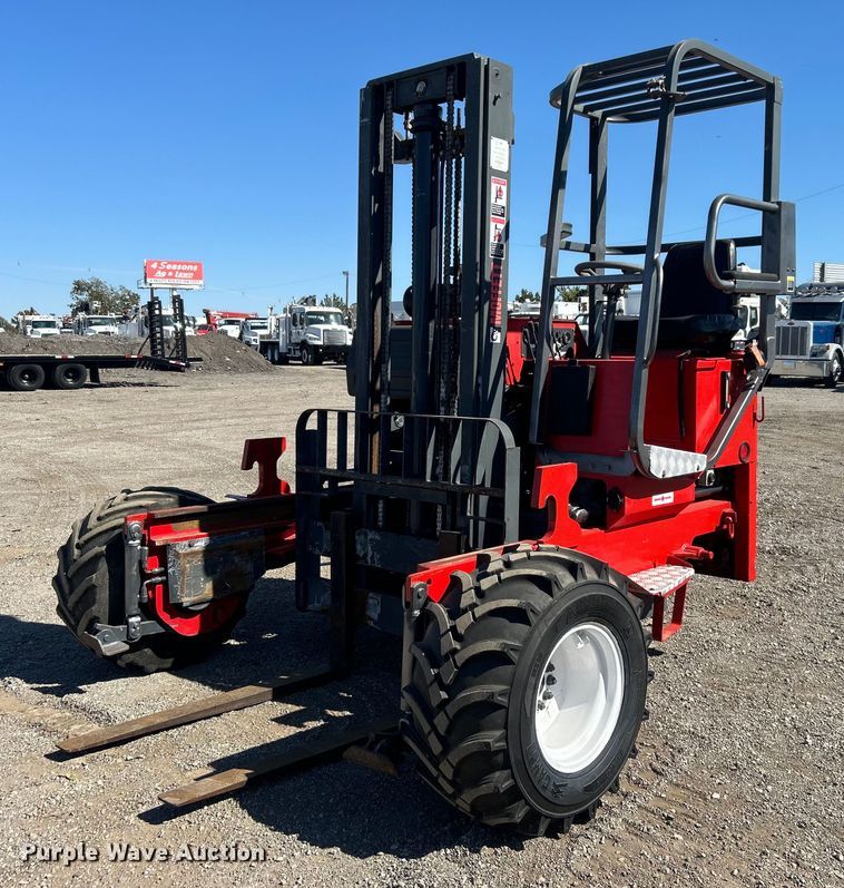 2005 Moffett M5500 forklift - EG1159
