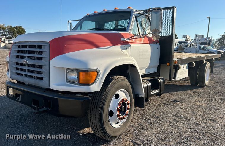 1998 Ford F800 flatbed truck - EG2171