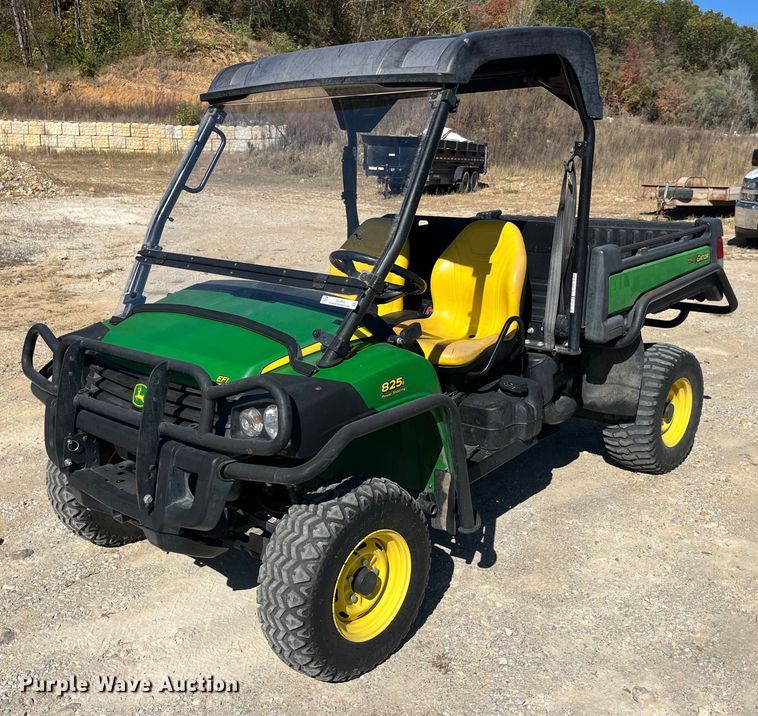 2016 John Deere Gator 825i utility vehicle - EH2904