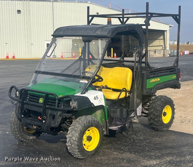 2016 John Deere 825 Gas XUV utility vehicle - EH2909
