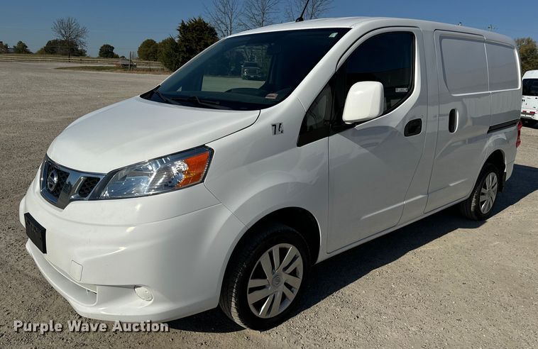 2018 Nissan NV200 SV van - EH7112