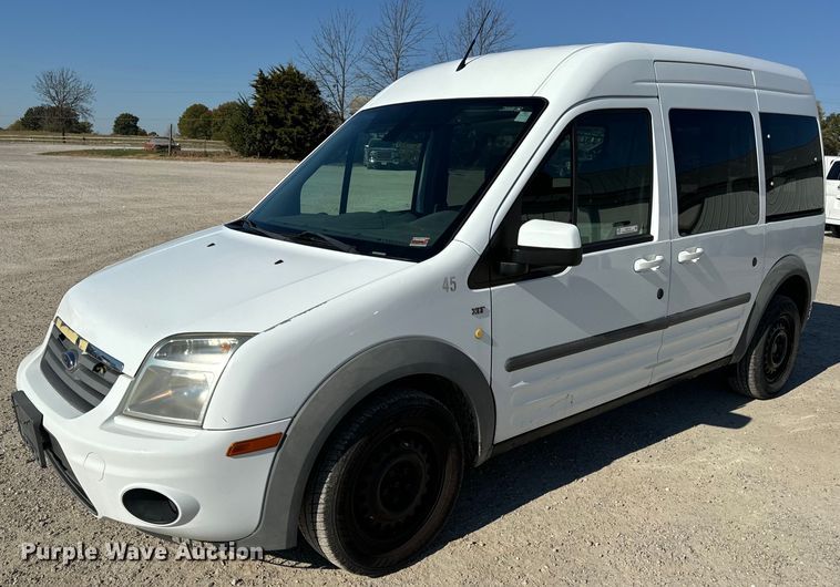 2011 Ford Transit Connect XLT van - EH7113