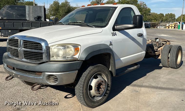 2008 Dodge Ram 5500 truck cab and chassis - EJ5014